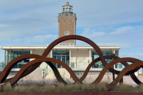 Trendy flat in gouden winkeldriehoek nabij strand